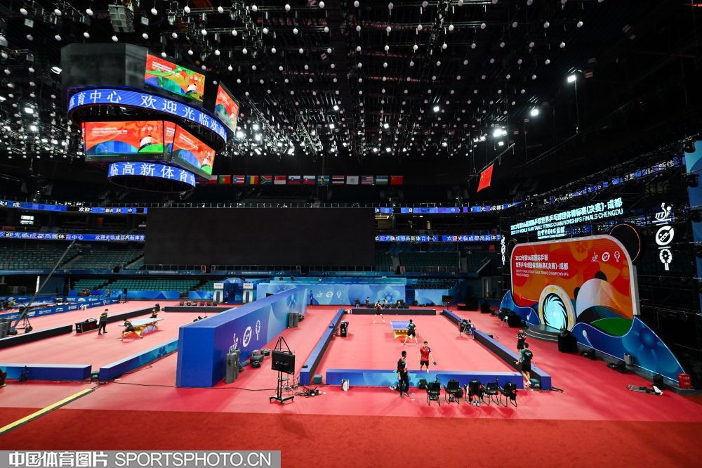 欧文换了新的造型，有球迷说差点没认出来，但给我一瞬间拉回到他的新秀赛季